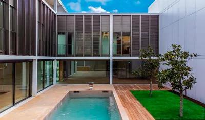 10 bedroom semi-detached house for sale in Barcelona, Barcelona, Catalonia, Spain - photo 1