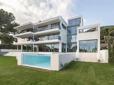 6 bedroom villa for sale in Catalonia, Barcelona, Barcelona, Spain - foto 1