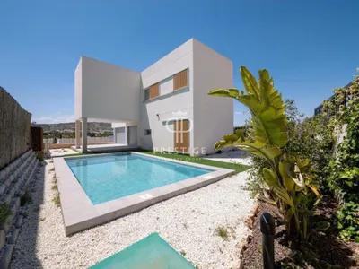 4 bedroom villa for sale in Valencia, Alicante, Alicante, Spain - photo 1