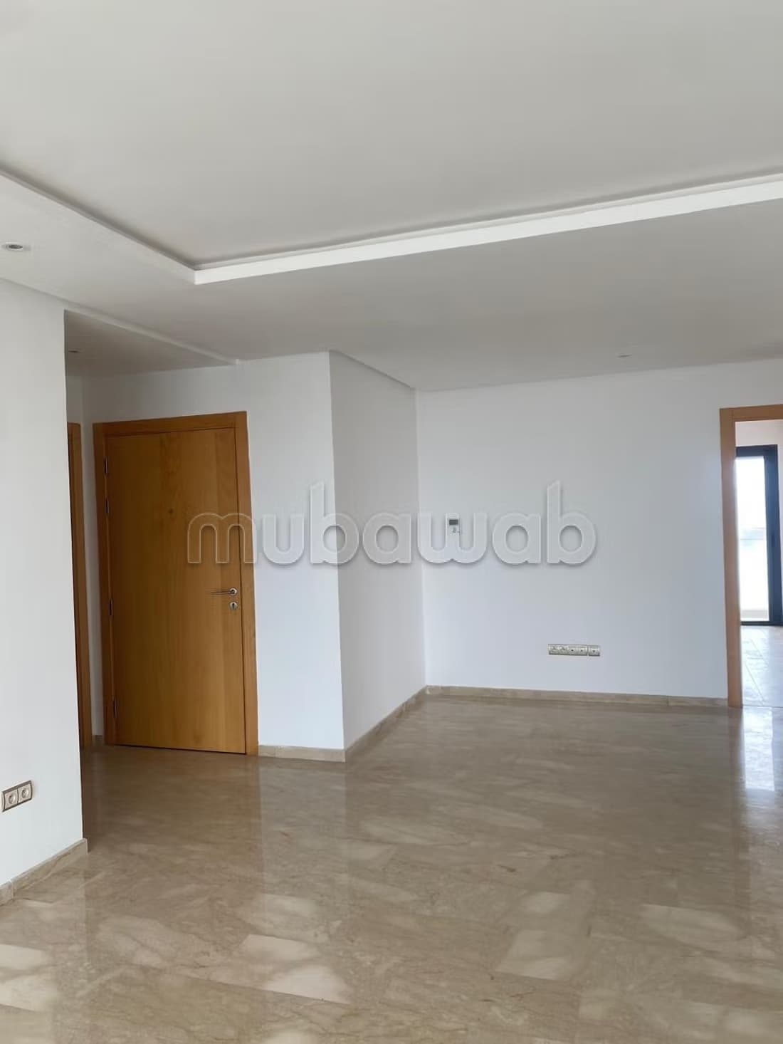 شقة ثلاث غرف للاستئجار ب Αγالد.